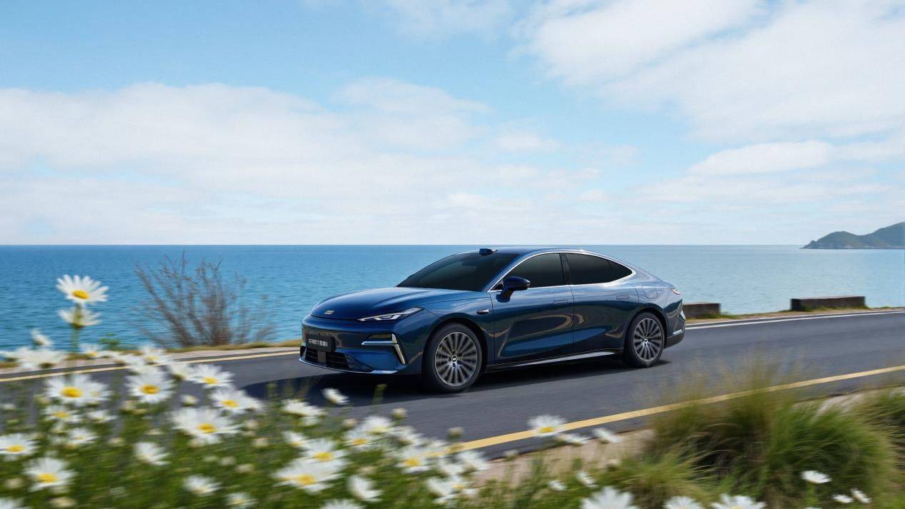 吉利汽車上半年營收首破1500億:中國車企高質量增長標桿!